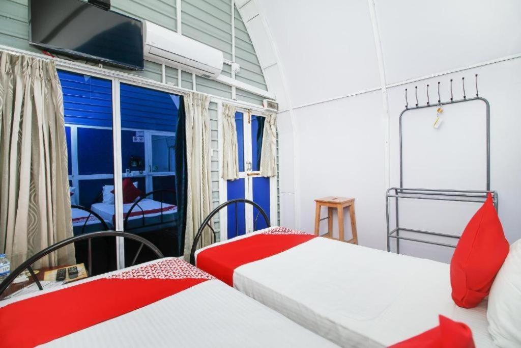 A4 Hostel Colombo Airport - Eco Lodge - Free Pickup & Drop Katunayaka Eksteriør billede